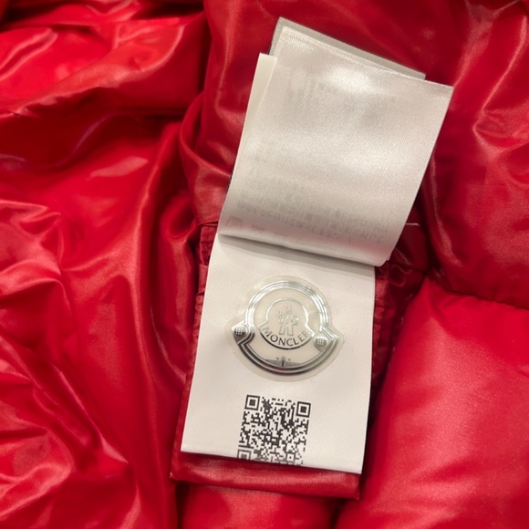 Moncler  woman’s red jacket/ new with out  tags size 1 - Picture 5 of 8